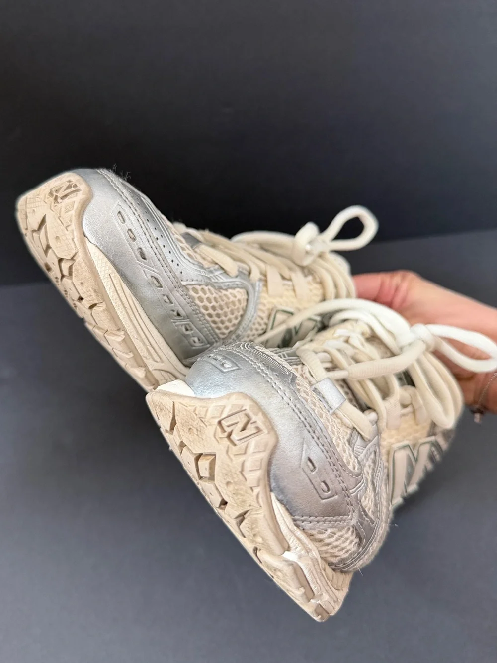 New Balance Beige/Silver Running Sneakers 1906r